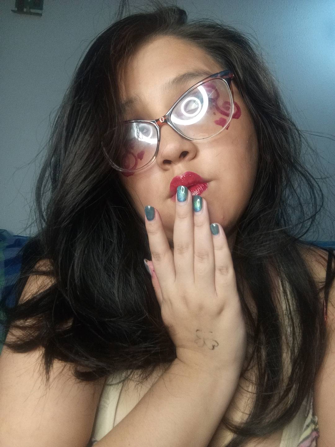 Emily from Venezuela on Ti.Live — staying safe on a live video chat