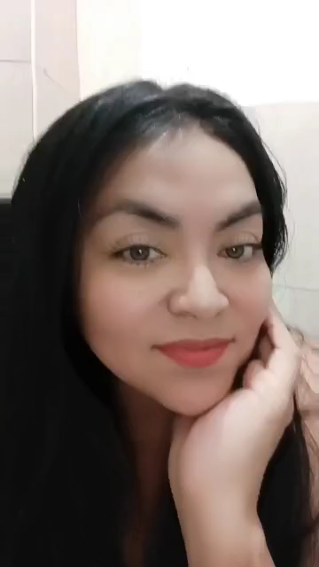 Aylin from Peru on Ti.Live, live video chat