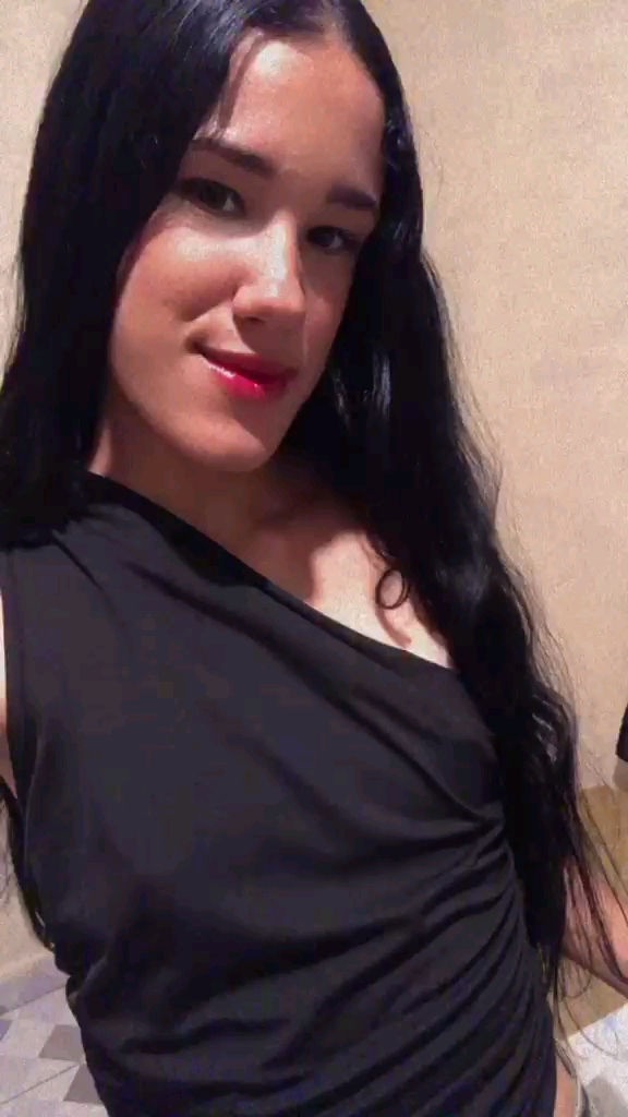 Mely from United States on Ti.Live, live video chat
