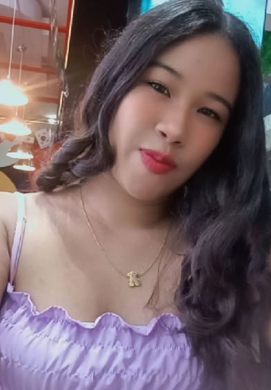 Nat from Venezuela on Ti.Live — chatting on camera with good habits